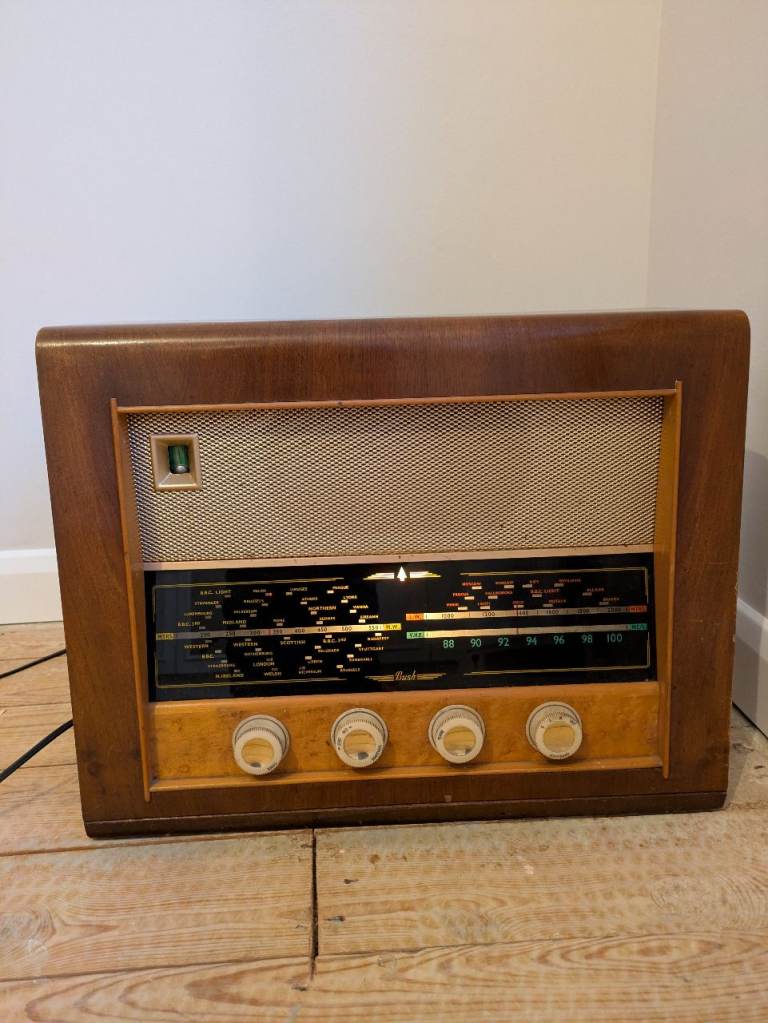 Bush Valve radio model VHF54