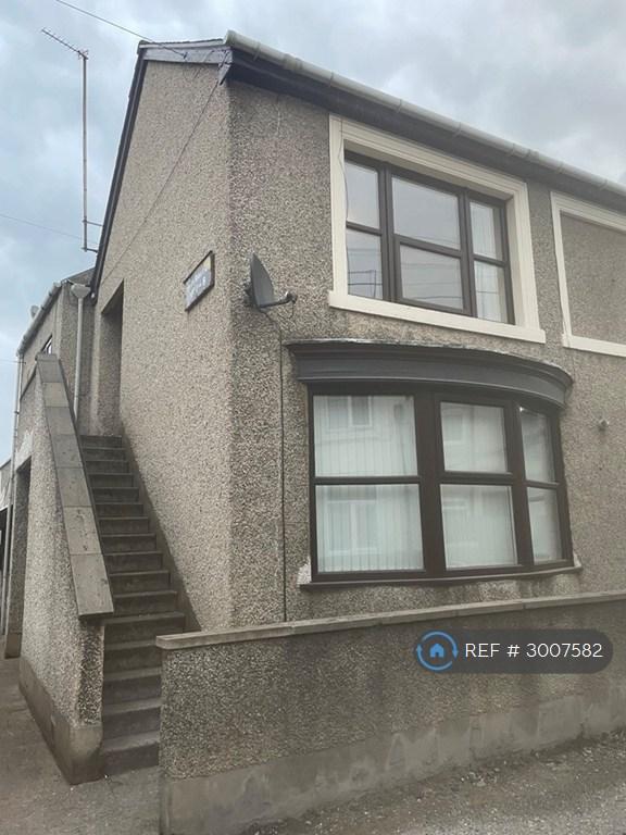 Studio flat in Sunnybank, Knottingley, WF11 (#3007582)
