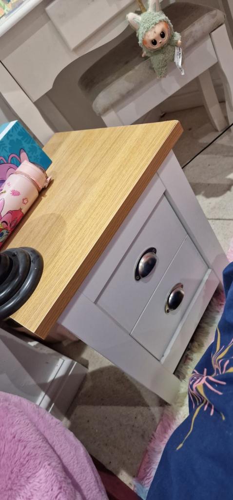 Bedside table 