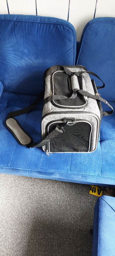 Medium pet carrier 