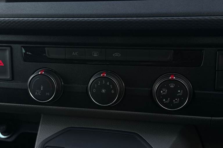 2024 Volkswagen Transporter 2.0 TDI 150 Highline Kombi Van DSG WINDOW VAN DIESEL Automatic