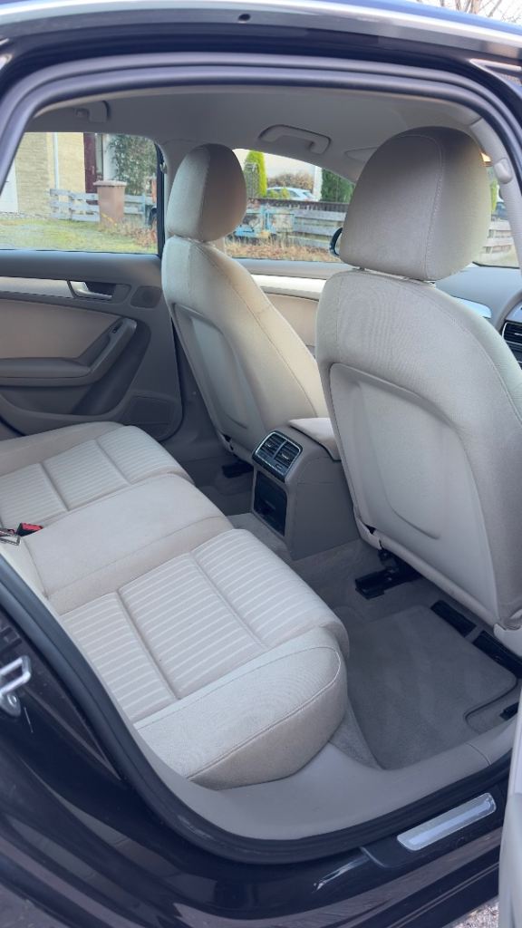 Audi, A4, Saloon, 2010, Semi-Auto, 1968 (cc), 4 doors