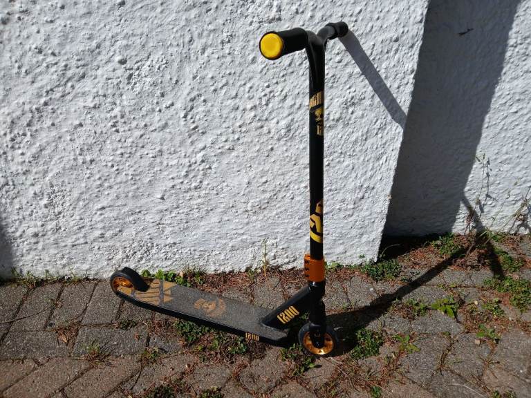 Stunt scooter almost new