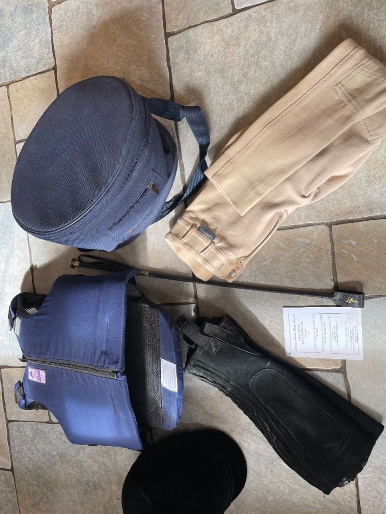Full horse riding kit for teenager/small adult size 10