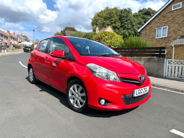 Toyota Yaris 1.3 T-Spirit VVT-I Automatic 5 Door *Pan Roof*