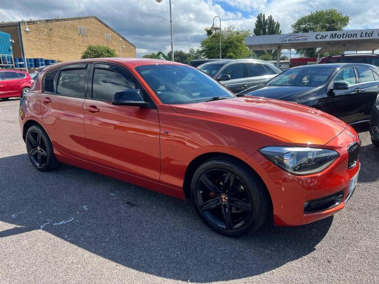 2014 BMW 1 Series 118d Sport 5dr ++ BLACK PACK / 35 TAX / 64 MPG / DAB / BLUETOOTH ++ HATCHBACK D...