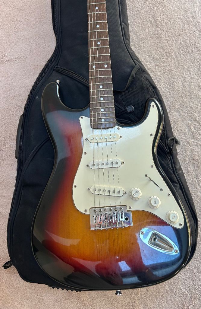 Electric Guitar Stagg Sunburst & gig bag