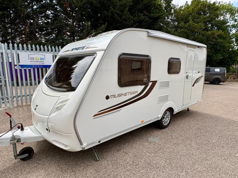 Sprite Musketeer Touring Caravan - 5 Berth - Bunk Beds