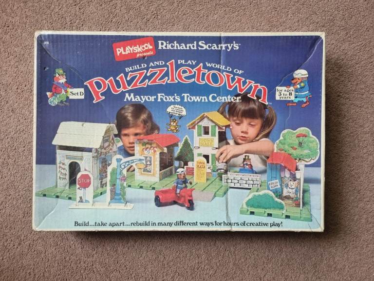Vintage Playskool Richard Scarry's Puzzletown Mayor Fox's Town Centre Set D
