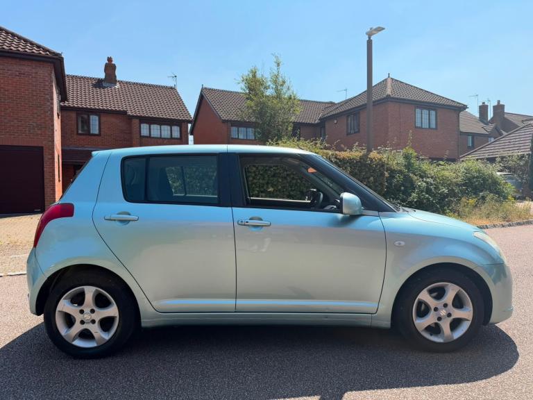 SUZUKI SWIFT AUTOMATIC LOW MILES LIKE NEW WITH WARRANTY 