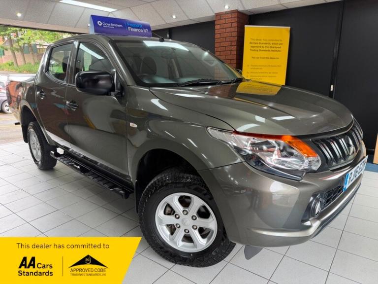 Mitsubishi L200 DI-D 4X4 4LIFE DCB