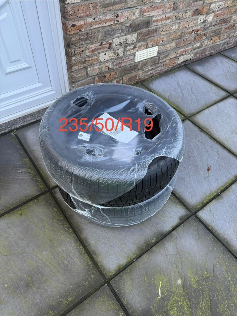 Winter tyres  235/50/R19