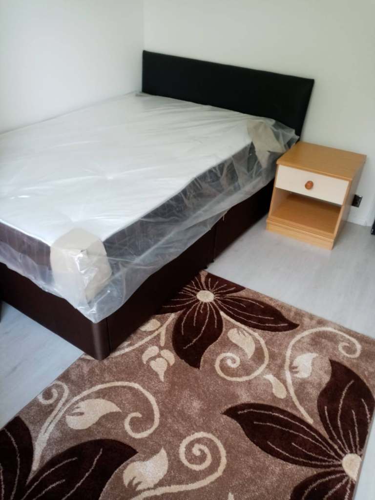 Studio flat Desmond av HU6 small but nice quiet area 10 min walk university!! £575 pcm wi fi 