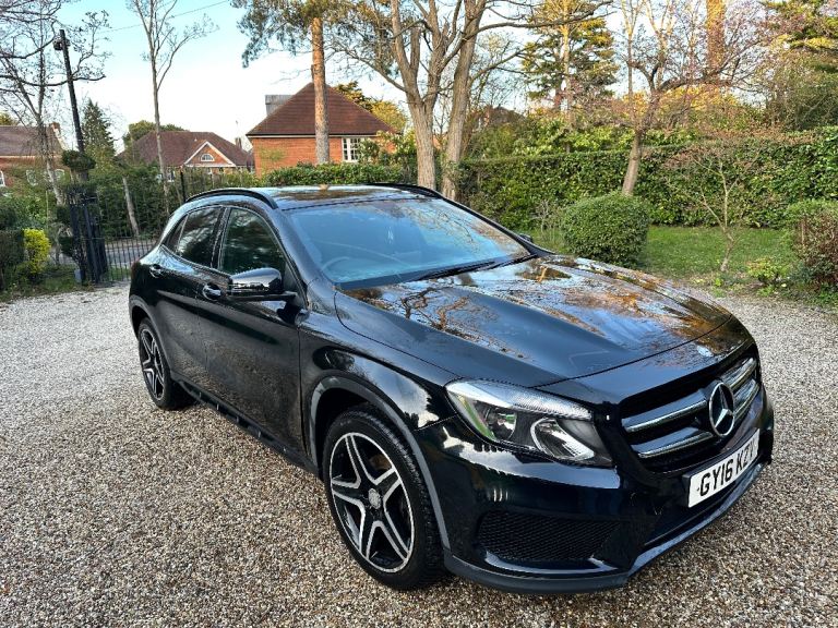 Mercedes Benz GLA 200D AMG line 