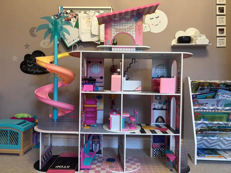 LOL OMG surprise dolls house plus car 