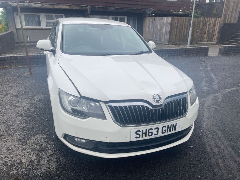 Skoda, SUPERB, Hatchback, 2013, Manual, 1598 (cc), 5 doors