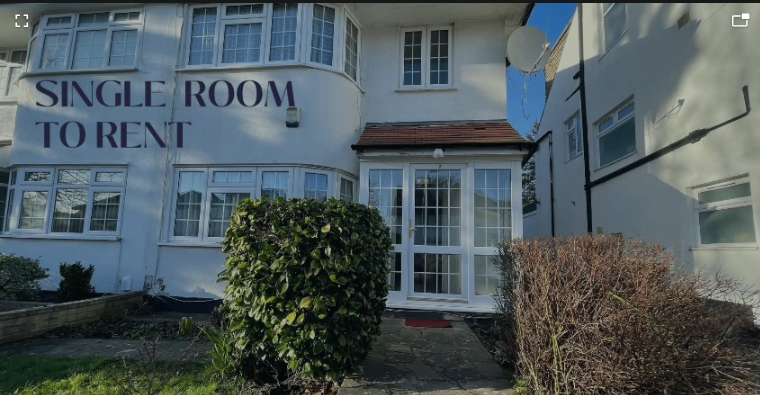 Spacious & Cosy Single room for Rent HA8 7PE