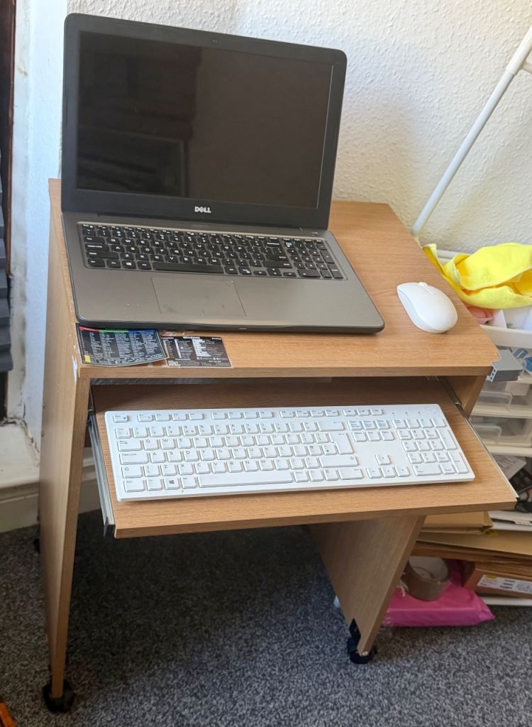 Computer desk