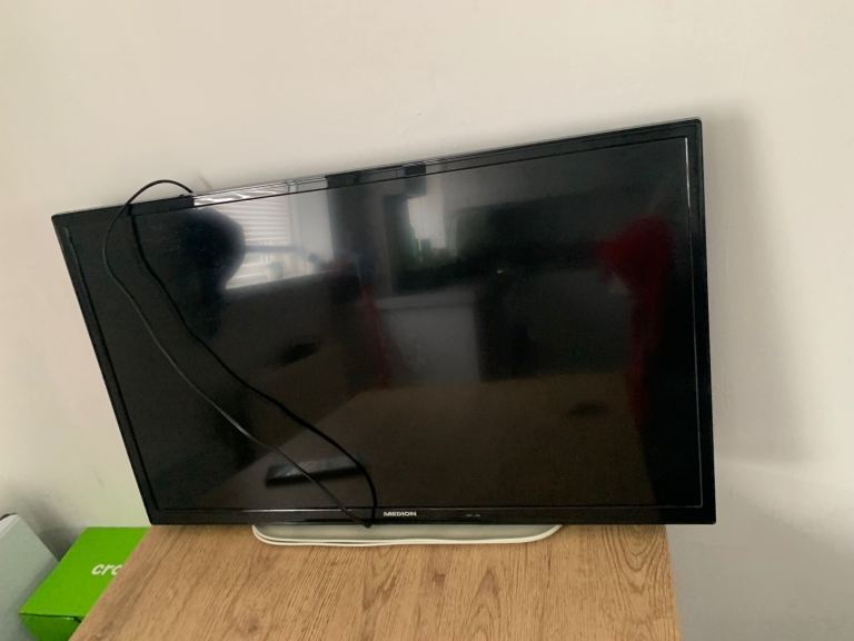 medion 32 inch read description please 