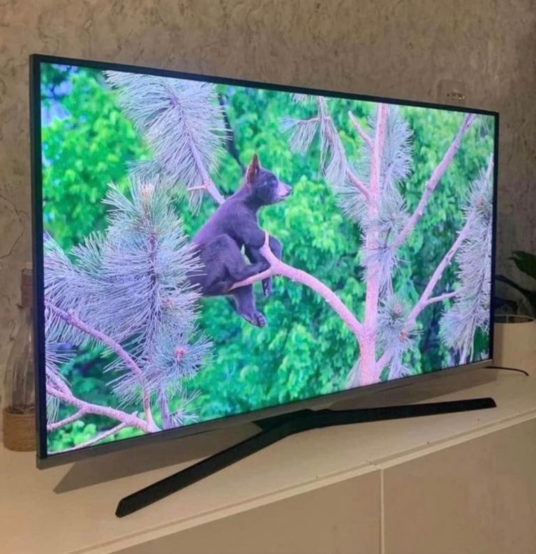 Samsung 40” Led Full Hd 1080P tv Good condition-Not smart