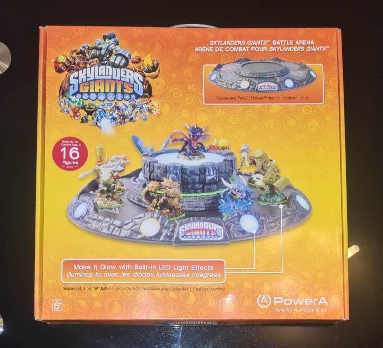 Skylanders Giants Battle Arena & Display Stand