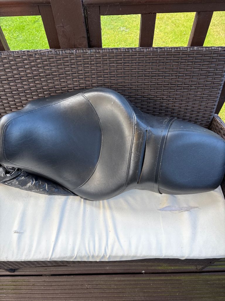 2015 Harley Davidson road king seat genuine 