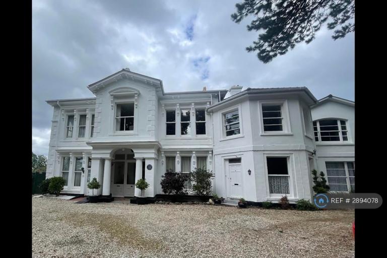 2 bedroom flat in Villa Borghese, Torquay, TQ1 (2 bed) (#2894078)