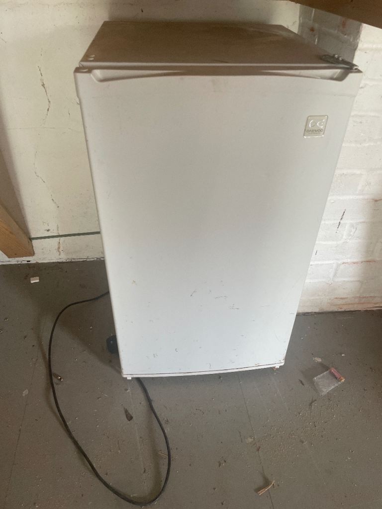 Under counter fridge - Free