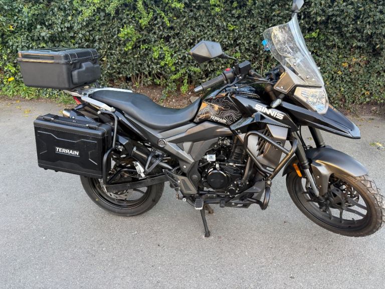 Sinnis, TERRAIN, 2022, 125 (cc)  12 months mot