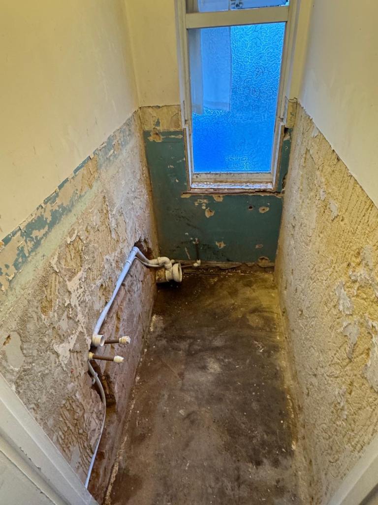 PLUMBER,TILER AND HANDYMAN 