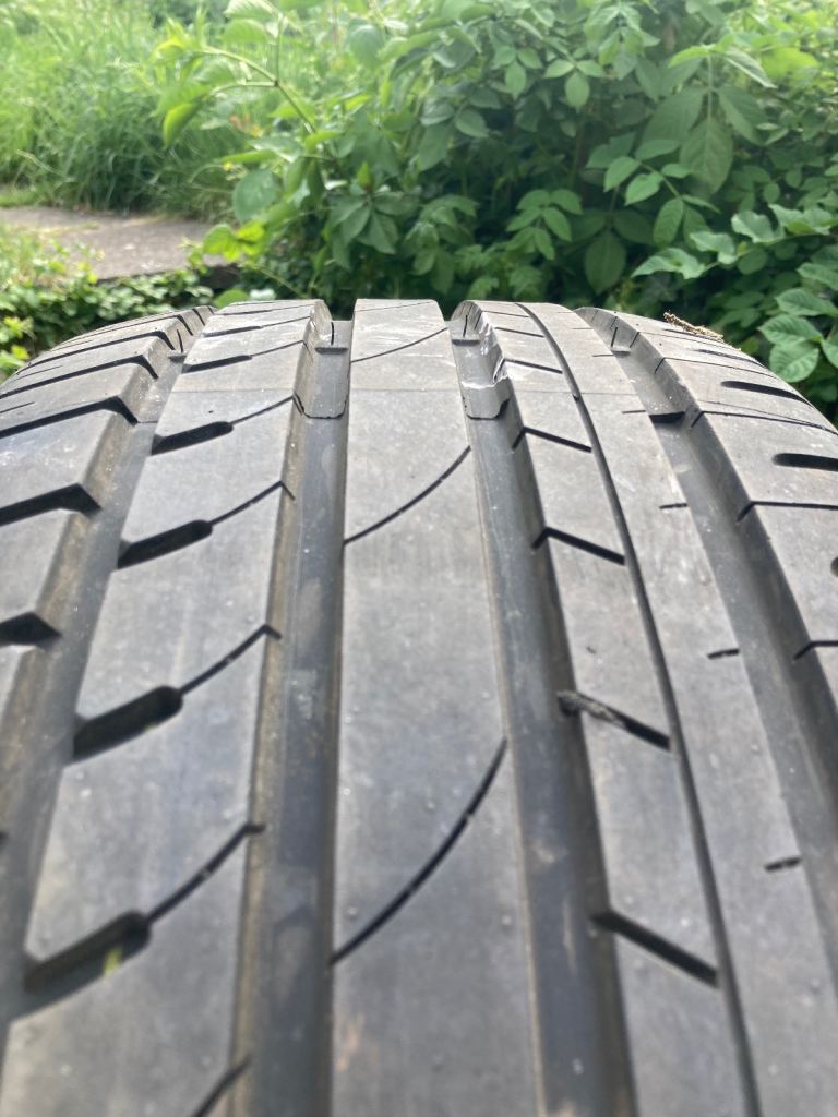 1xCharmhoo tyre 235/45/r19 6mm tread 