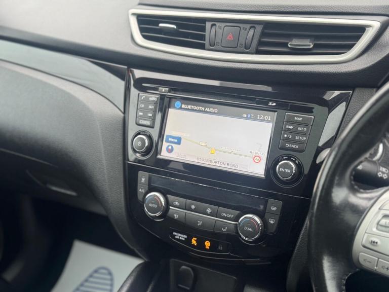 2014 Nissan Qashqai 1.5 dCi Tekna 5dr HATCHBACK DIESEL Manual