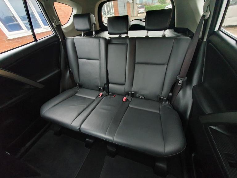 2015 Toyota RAV4 2.2 D-4D Invincible SUV 5dr Diesel Manual 4WD Euro 5 (150 ps)