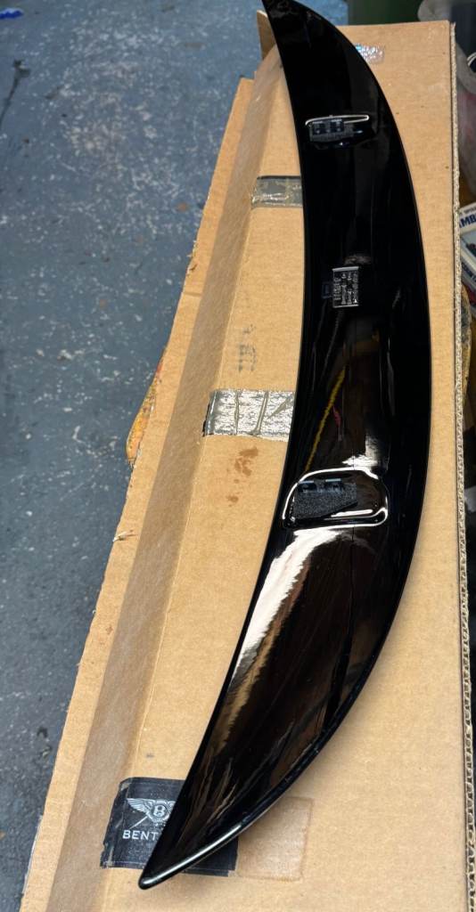 Bentley Continental GT Rear Spoiler Wing 3W8827939B genuine 