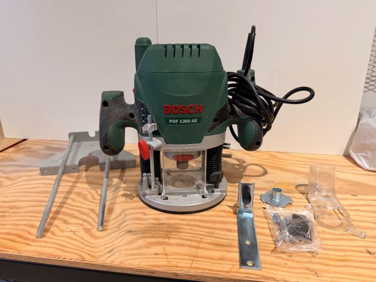 Bosch POF 1200 AE Plunge Router 1200W – Boxed, As Good As New