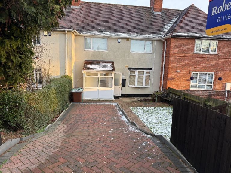 3 bed terraced house to rent