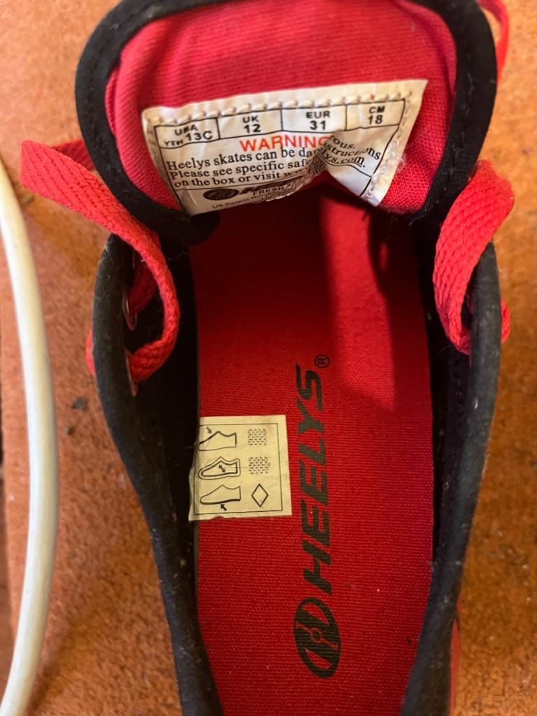 Heelys girls’ skate shoes UK12 EUR31