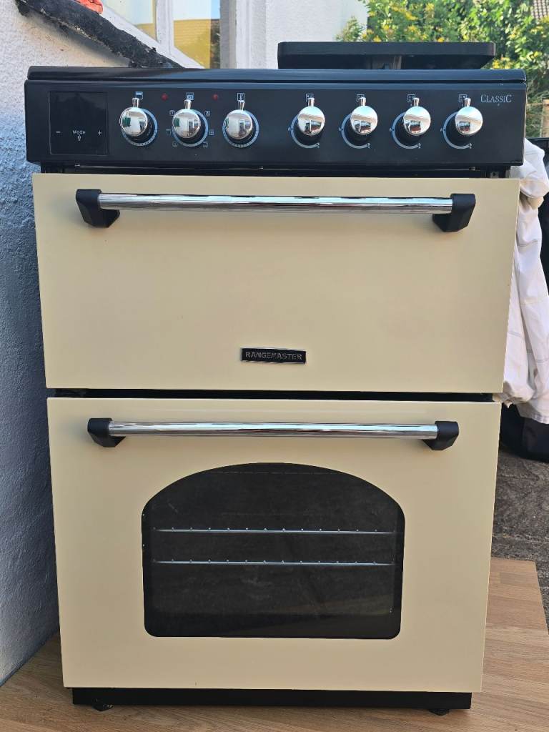 Rangemaster Classic 60 Freestanding Oven Cooker – Cream, Good Condition