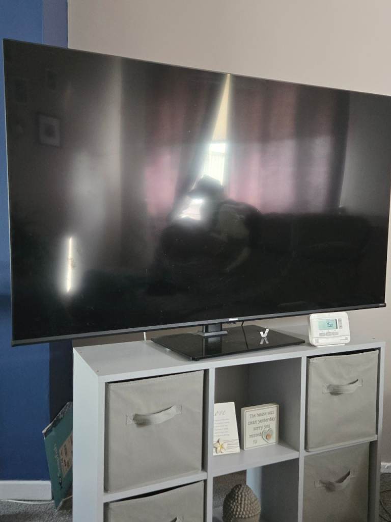 ** Faulty Hisense 55 inch TV  