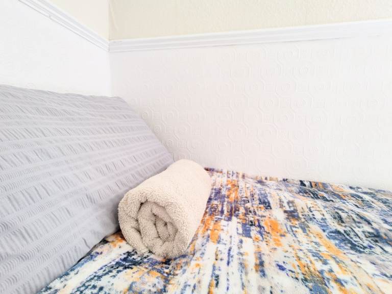 Charming 1-Bedroom City-Centre Flat – Available Now!