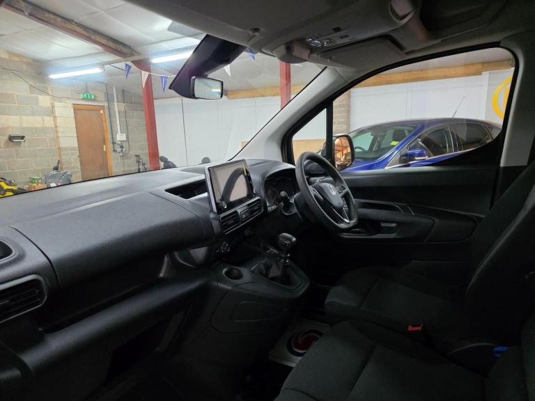 VAUXHALL COMBO 1.5 Turbo D 2300 Pro L1 H1 Euro 6 (s/s) 5dr 2023