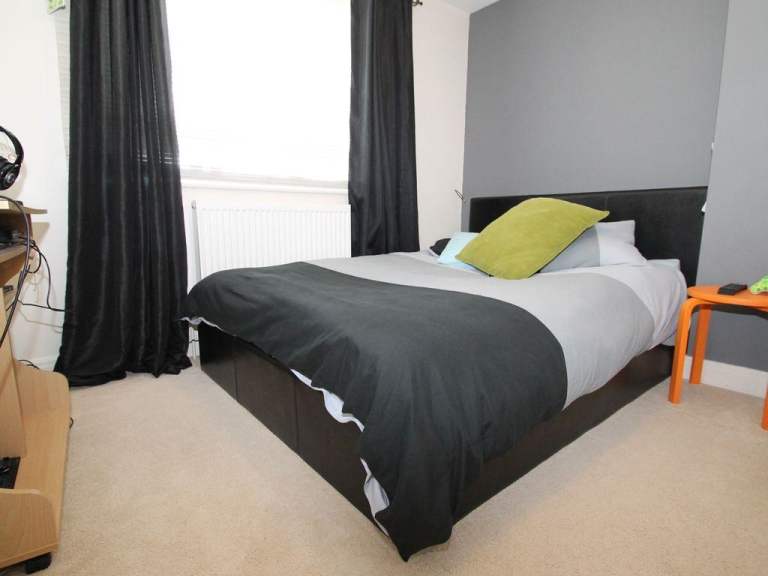4 bed-room property to let for a week from 24 to 31 August