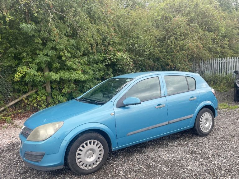 VAUXHALL ASTRA  1.6 LIFE PETROL 04 REG 5 DOOR BLUR MOT MAY 28TH 2027 PRESENT OWNER 20 YEARS 40+MPG