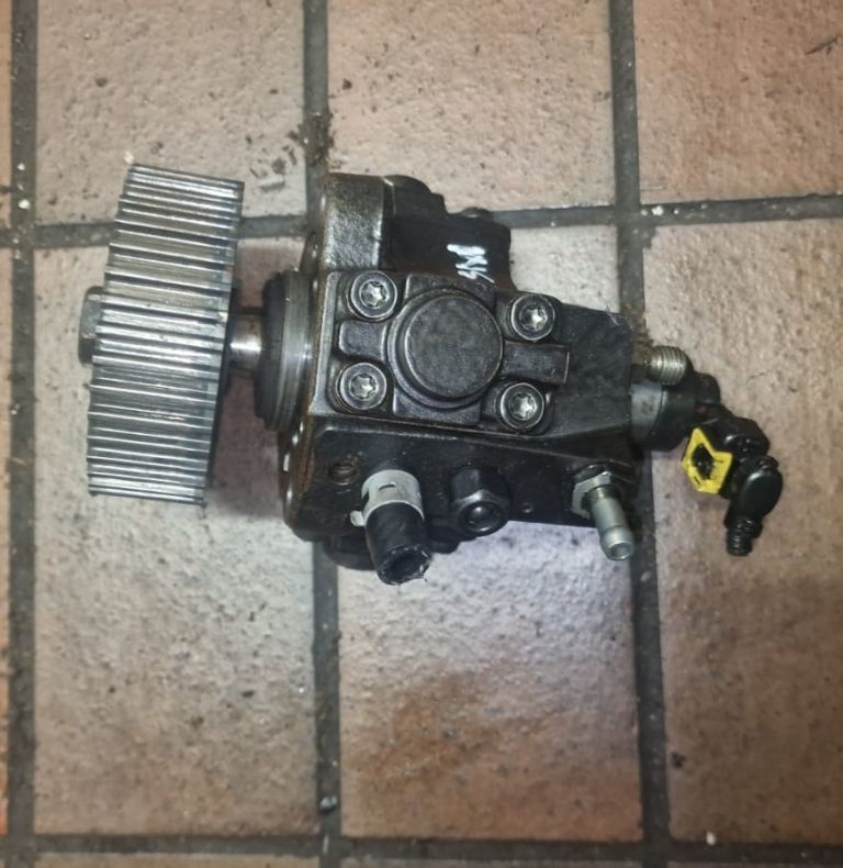 Vauxhall Insignia 2.0 CDTI Diesel Pump 2011