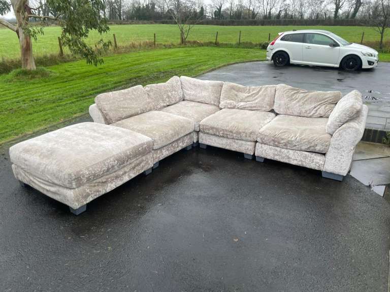 Corner group sofa in compage crushed velvet £350 only 