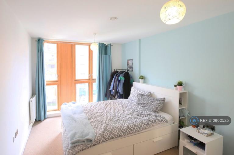 1 bedroom flat in Watermans Place, Leeds, LS1 (1 bed) (#2860525)