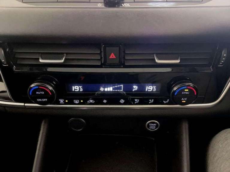 2022 Nissan Qashqai 1.3 DIG-T MHEV N-Connecta Euro 6 (s/s) 5dr Manual SUV Hybrid Manual