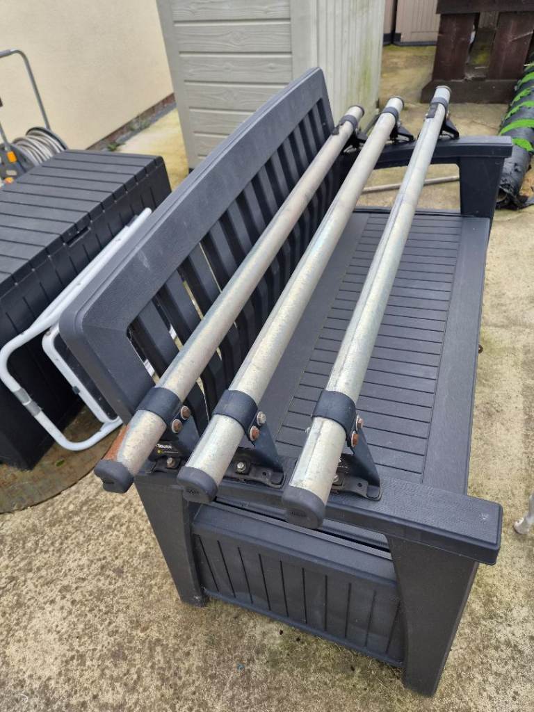 Rhino roof bars