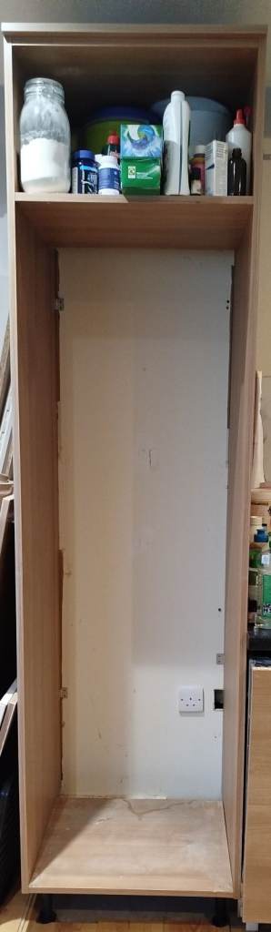 50/50 Integrated fridge freezer cabinet 