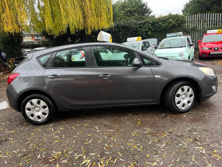 2011 Vauxhall Astra 1.6i 16V Exclusiv 5dr Auto HATCHBACK PETROL Automatic